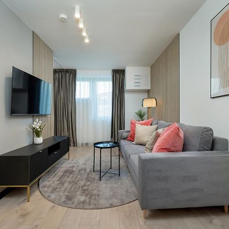Wroclavia Apartments Dyrekcyjna By Noclegi Renters Wroclaw Ngoại thất bức ảnh