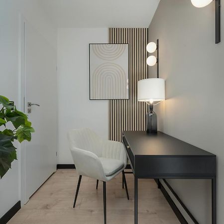 Wroclavia Apartments Dyrekcyjna By Noclegi Renters Wroclaw Ngoại thất bức ảnh