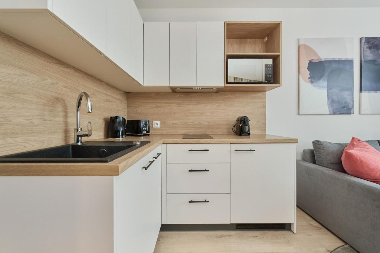 Wroclavia Apartments Dyrekcyjna By Noclegi Renters Wroclaw Ngoại thất bức ảnh