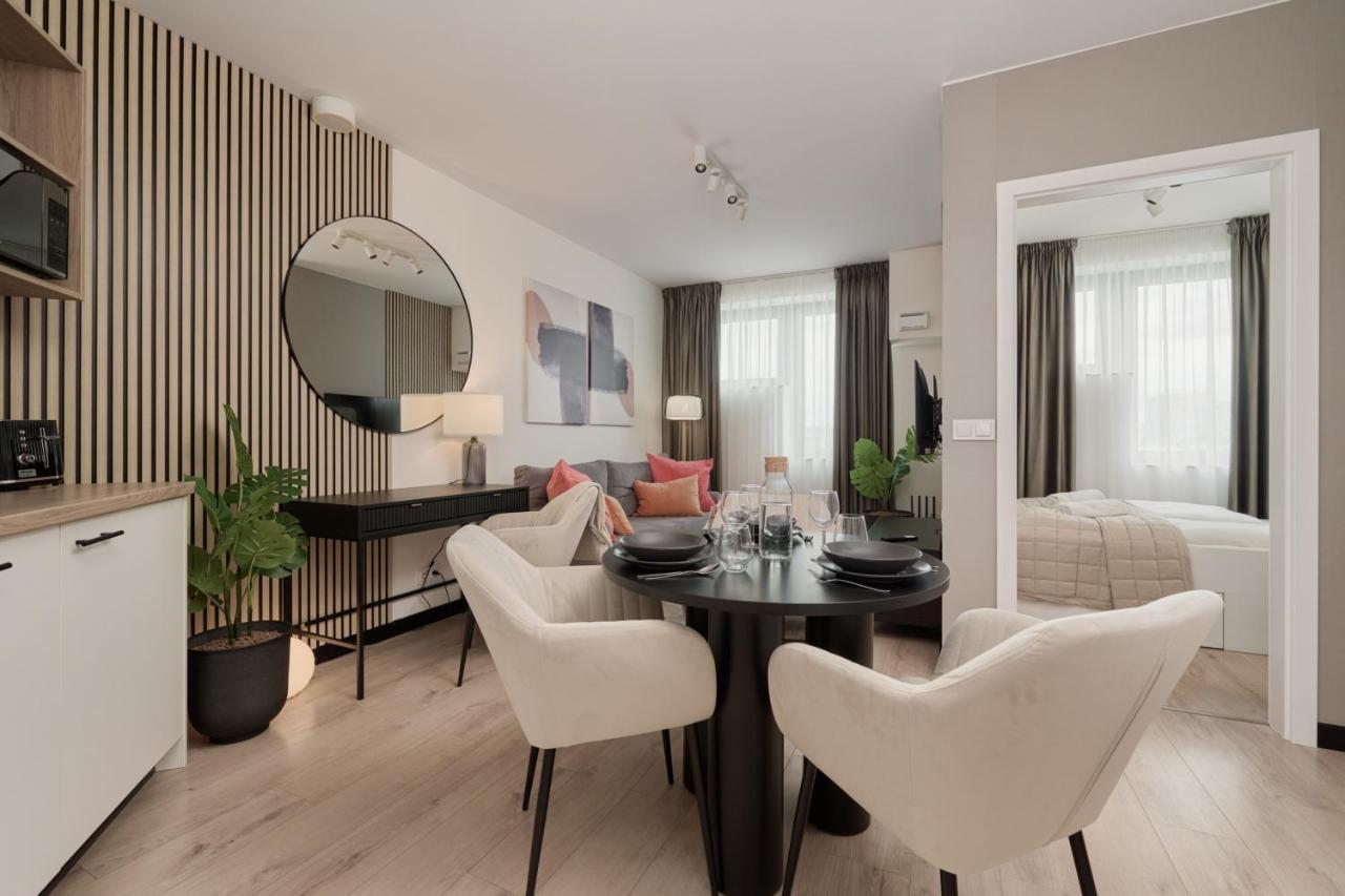 Wroclavia Apartments Dyrekcyjna By Noclegi Renters Wroclaw Ngoại thất bức ảnh