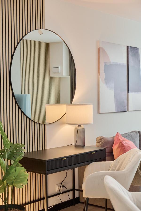 Wroclavia Apartments Dyrekcyjna By Noclegi Renters Wroclaw Ngoại thất bức ảnh