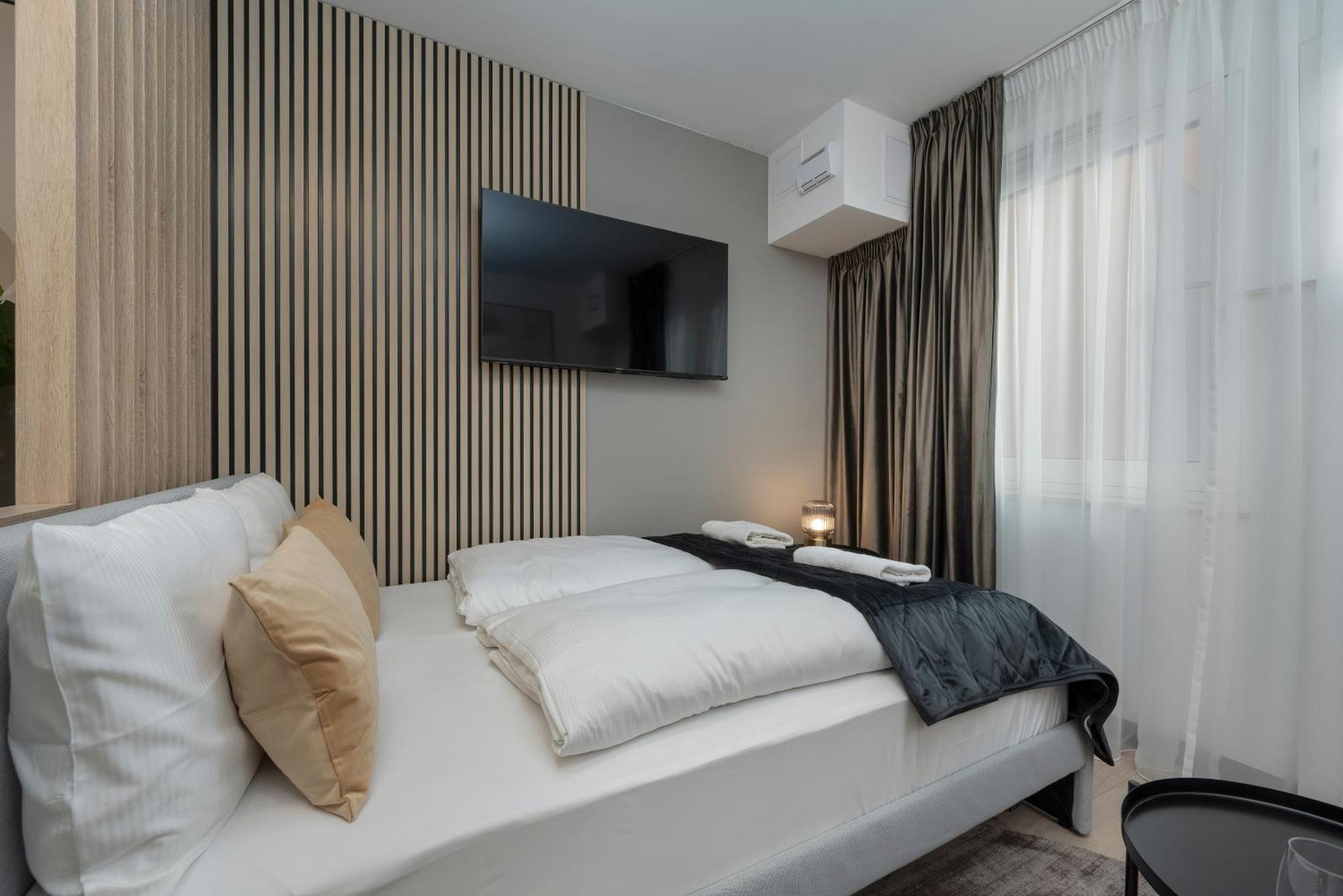 Wroclavia Apartments Dyrekcyjna By Noclegi Renters Wroclaw Ngoại thất bức ảnh