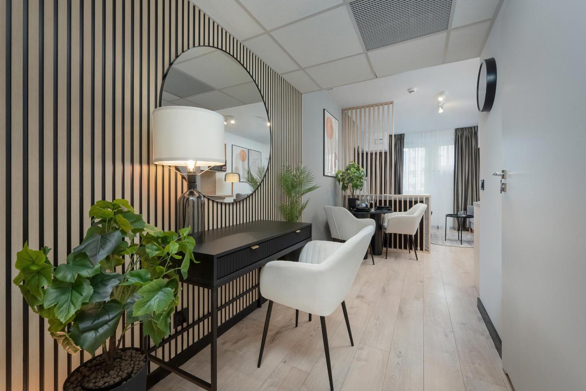 Wroclavia Apartments Dyrekcyjna By Noclegi Renters Wroclaw Ngoại thất bức ảnh